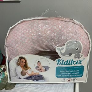 Breast feeding pillow